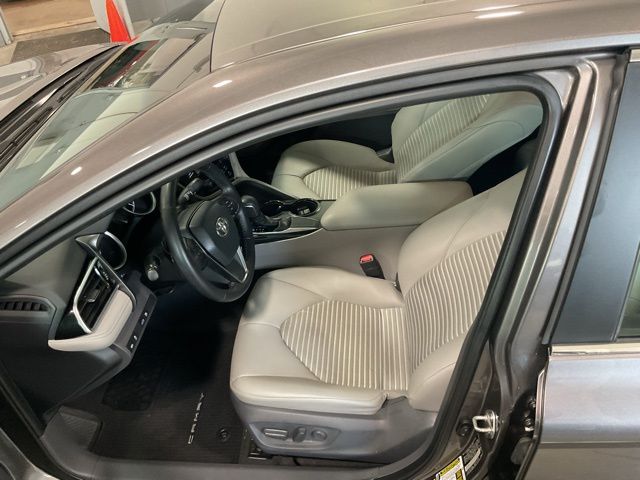 2018 Toyota Camry SE - Photo 11