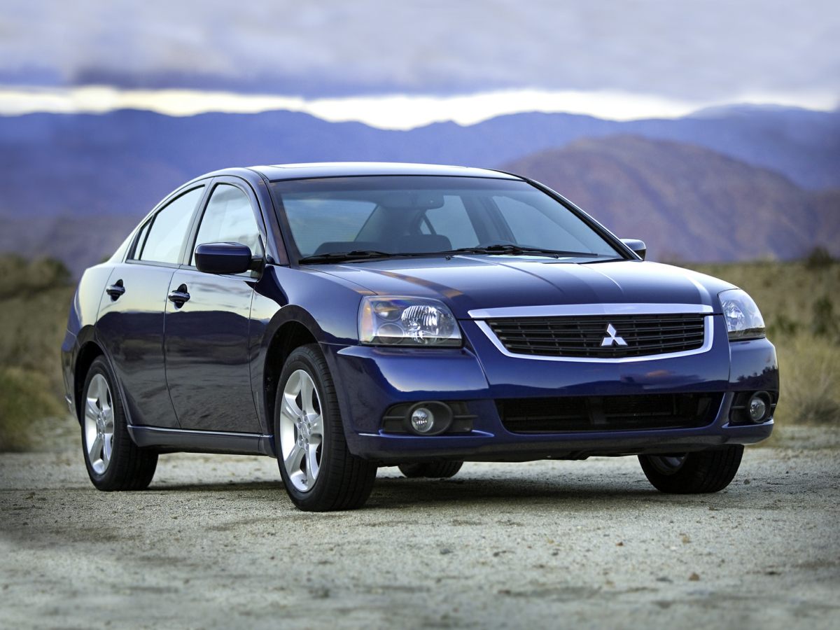 2011 Mitsubishi Galant FE's photo