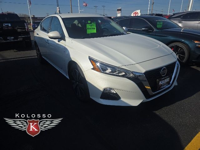 2022 Nissan Altima SV