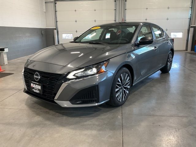 2025 Nissan Altima SV - Photo 3