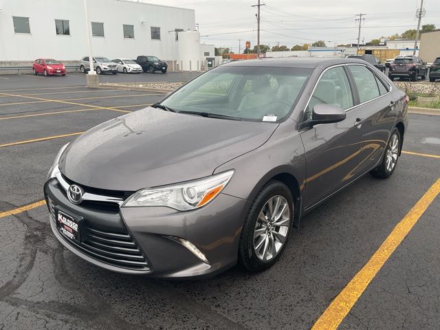 2015 Toyota Camry XLE photo 3