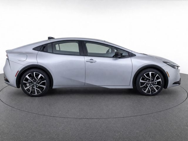 2026 Toyota Prius Plug-in Hybrid XSE - Photo 8