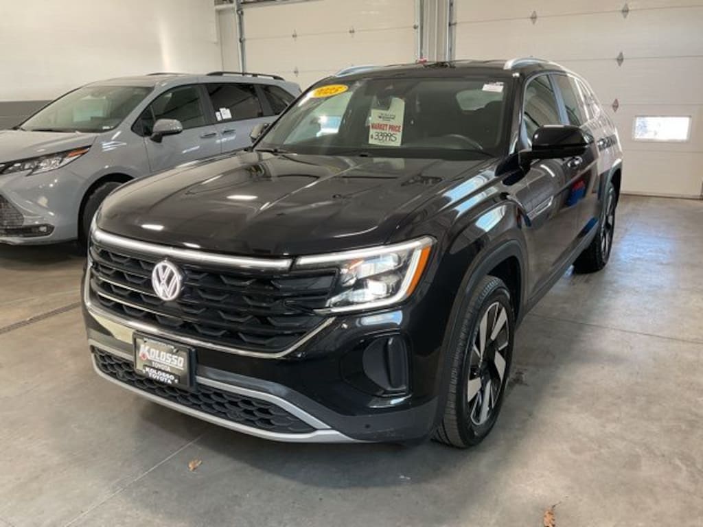 Used 2025 Volkswagen Atlas Cross Sport 2.0T SE w/Technology SUV