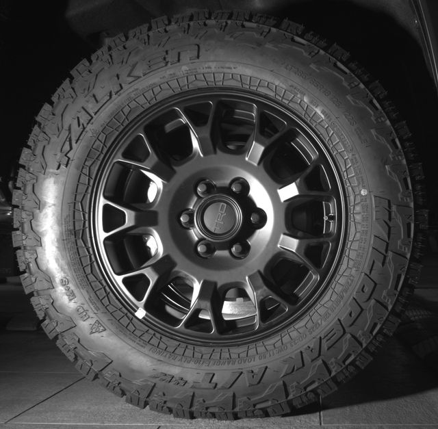 2026 Toyota 4Runner SR5 - Photo 10