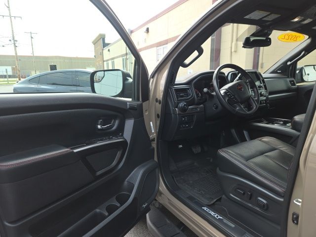 2022 Nissan Titan PRO-4X - Photo 18