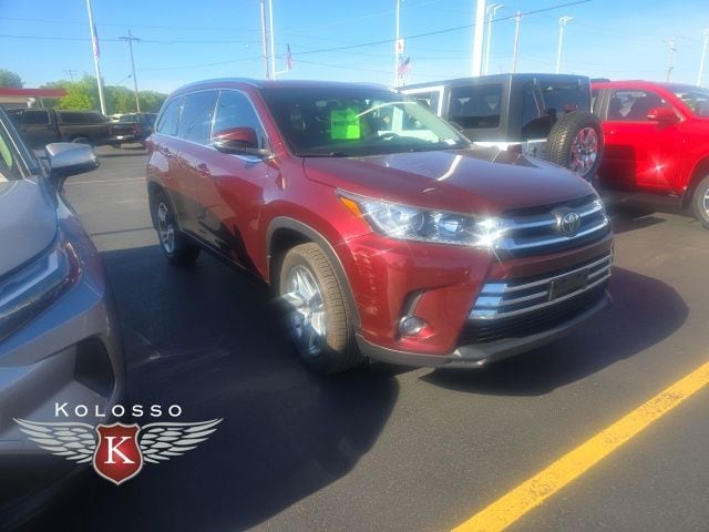 2017 Toyota Highlander's photo