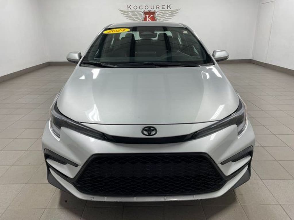 Used 2024 Toyota Corolla SE Sedan