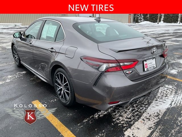 2023 Toyota Camry SE photo 4
