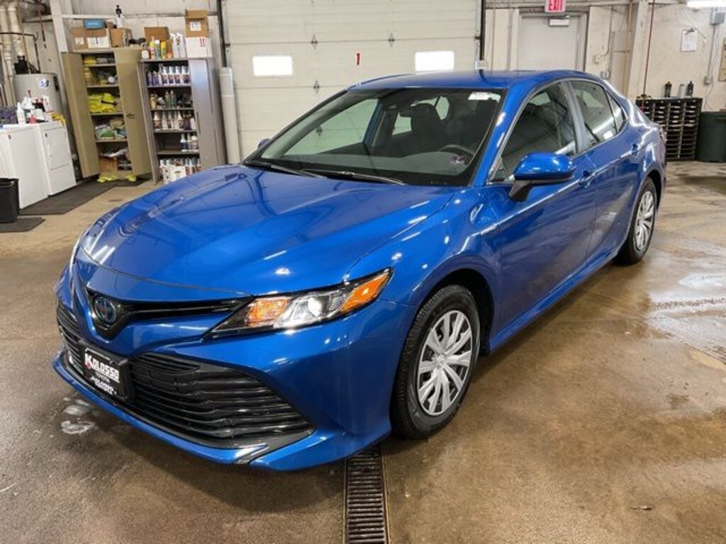 Used 2020 Toyota Camry Hybrid LE Sedan