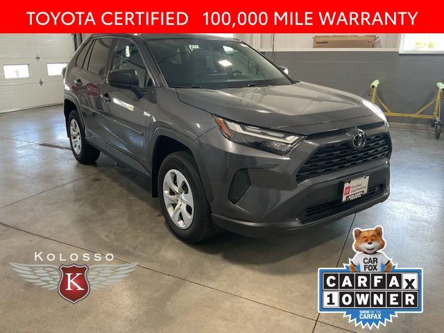 2023 Toyota RAV4 LE AWD's photo