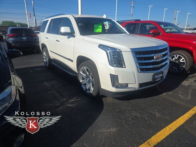 2017 Cadillac Escalade AWD Luxury's photo