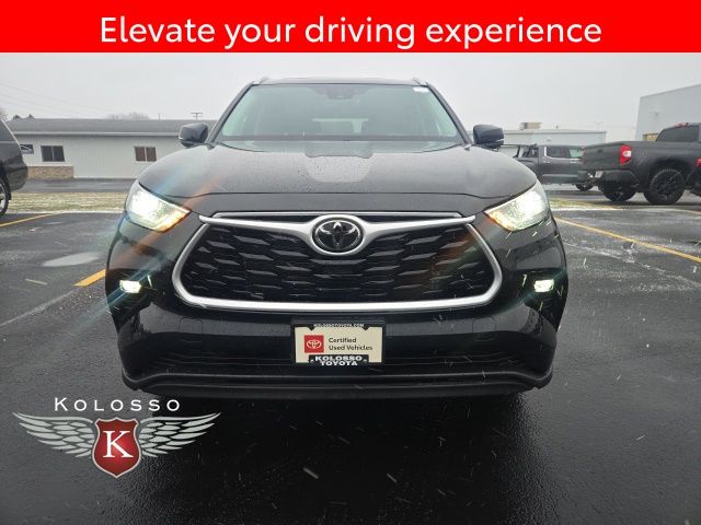 2024 Toyota Highlander XLE photo 2