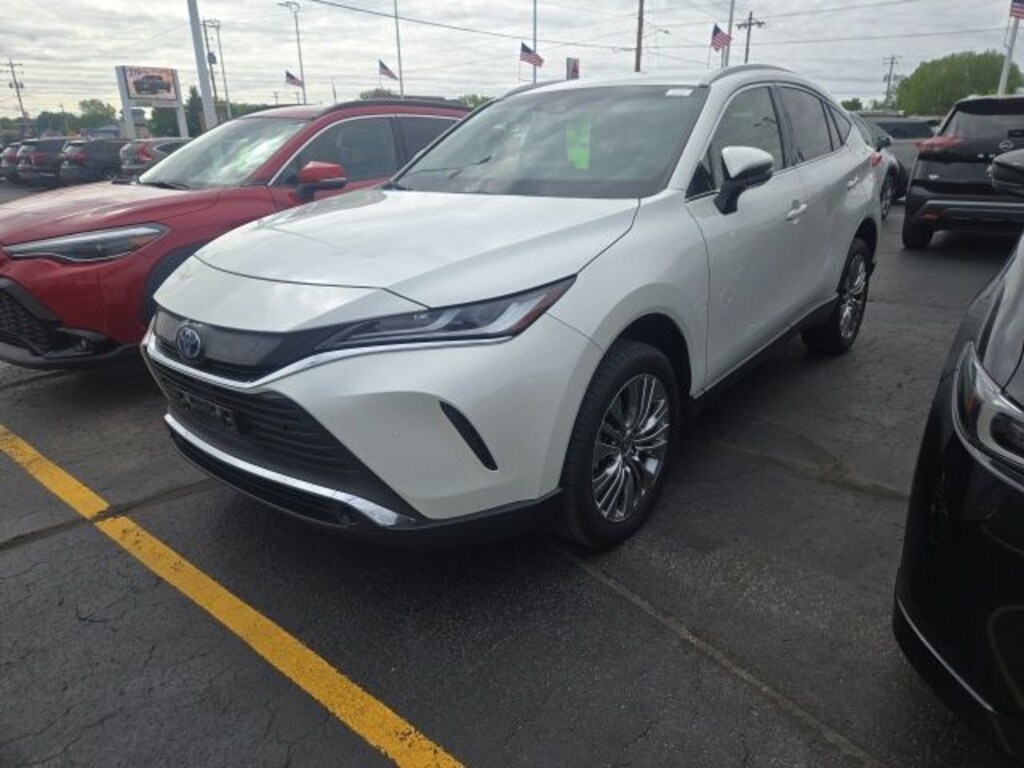 Used 2022 Toyota Venza XLE SUV