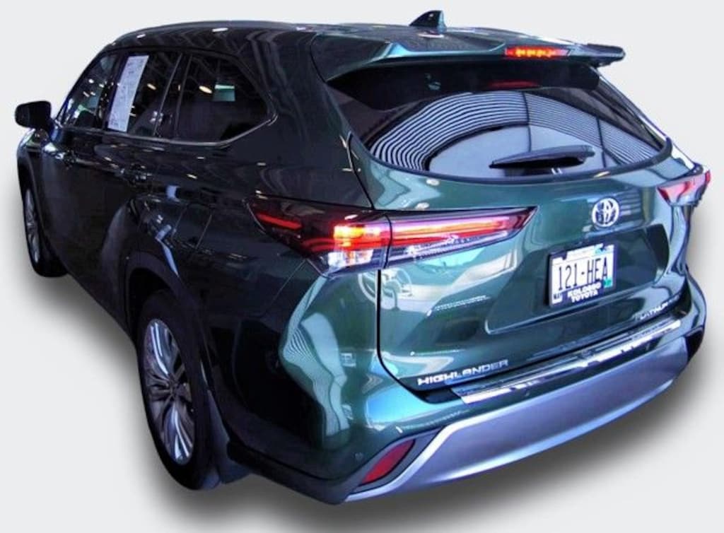 Used 2024 Toyota Highlander Platinum SUV