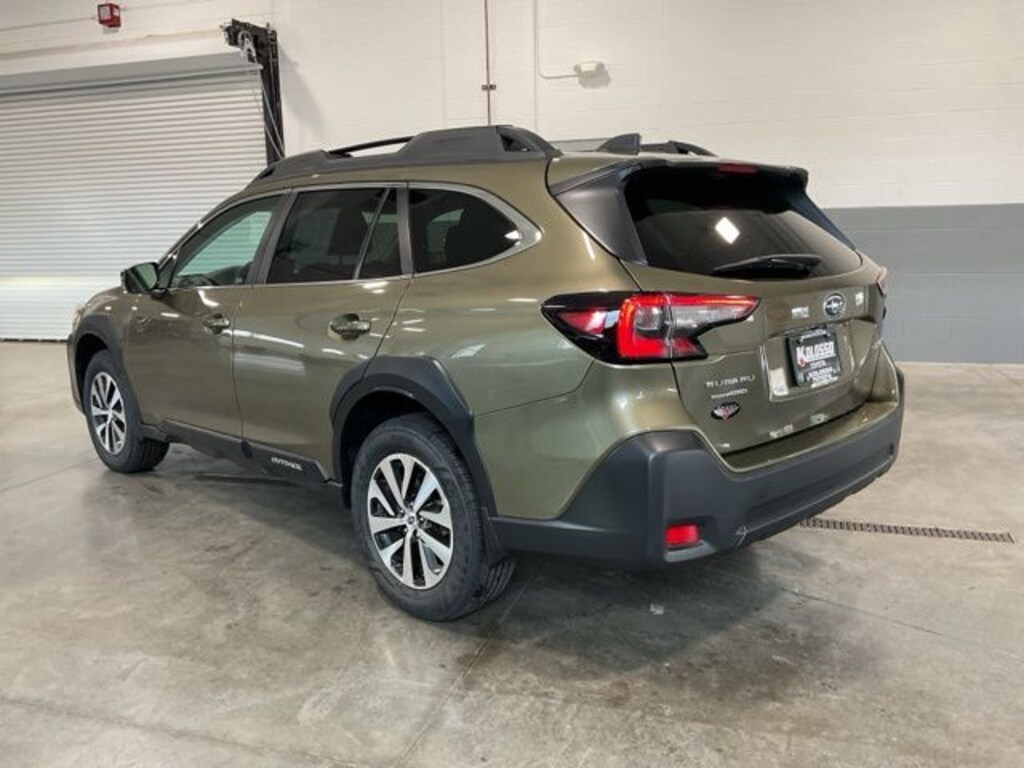 Used 2024 Subaru Outback Premium SUV