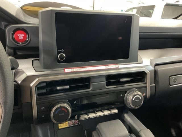 2026 Toyota 4Runner TRD Off-Road - Photo 23