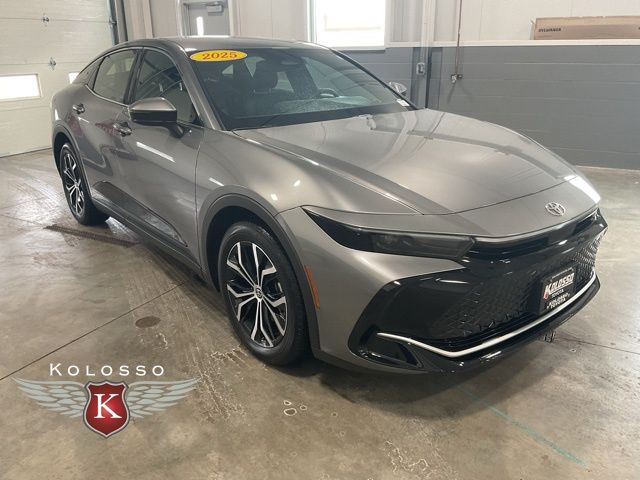 2025 Toyota Crown Sedan 