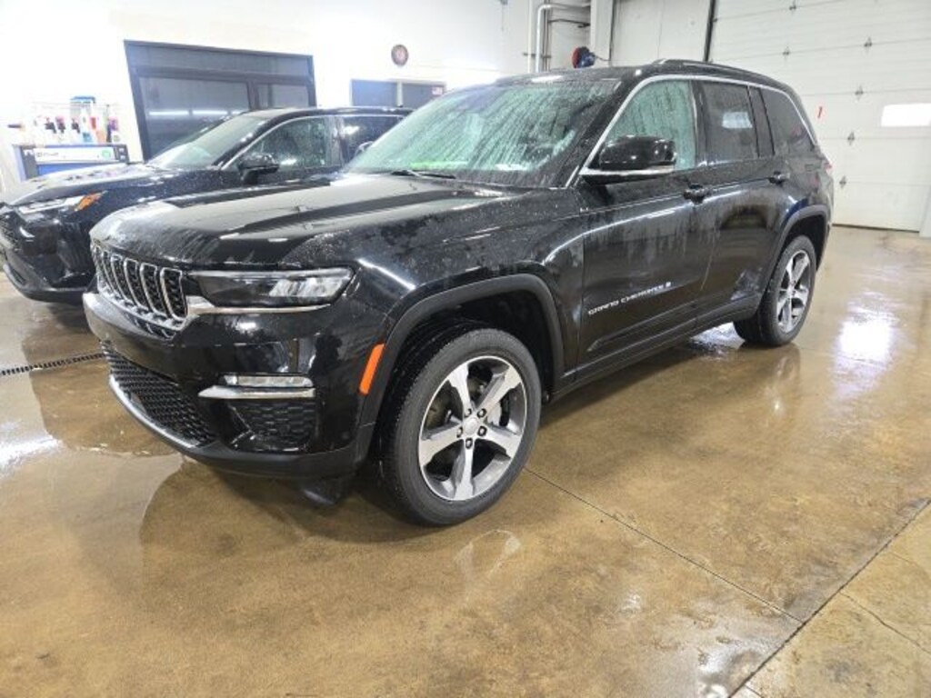 Used 2023 Jeep Grand Cherokee Limited SUV