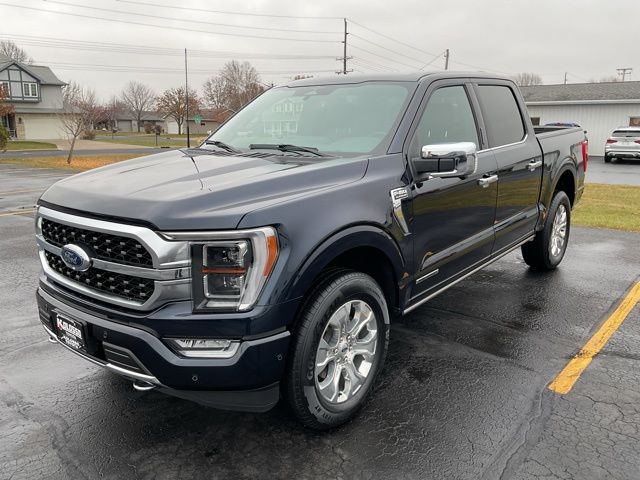 2023 Ford F-150 XLT photo 3