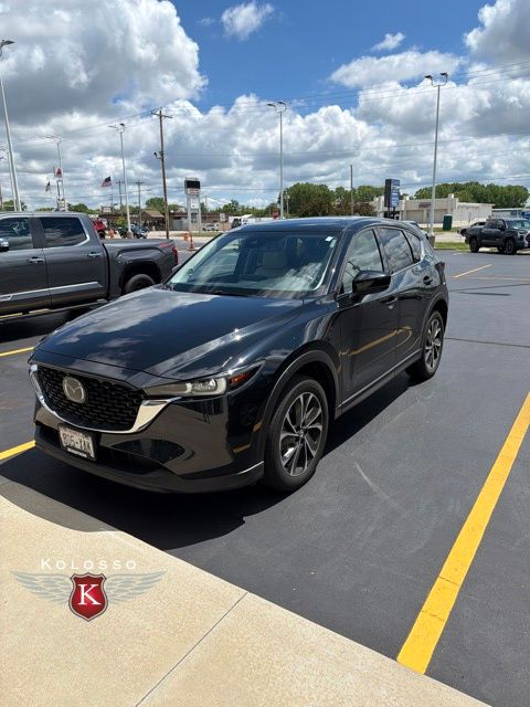 2022 Mazda CX-5 S Premium package Auto AWD's photo