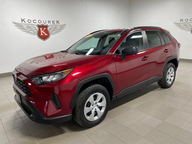 2020 Toyota RAV4 LE photo 2