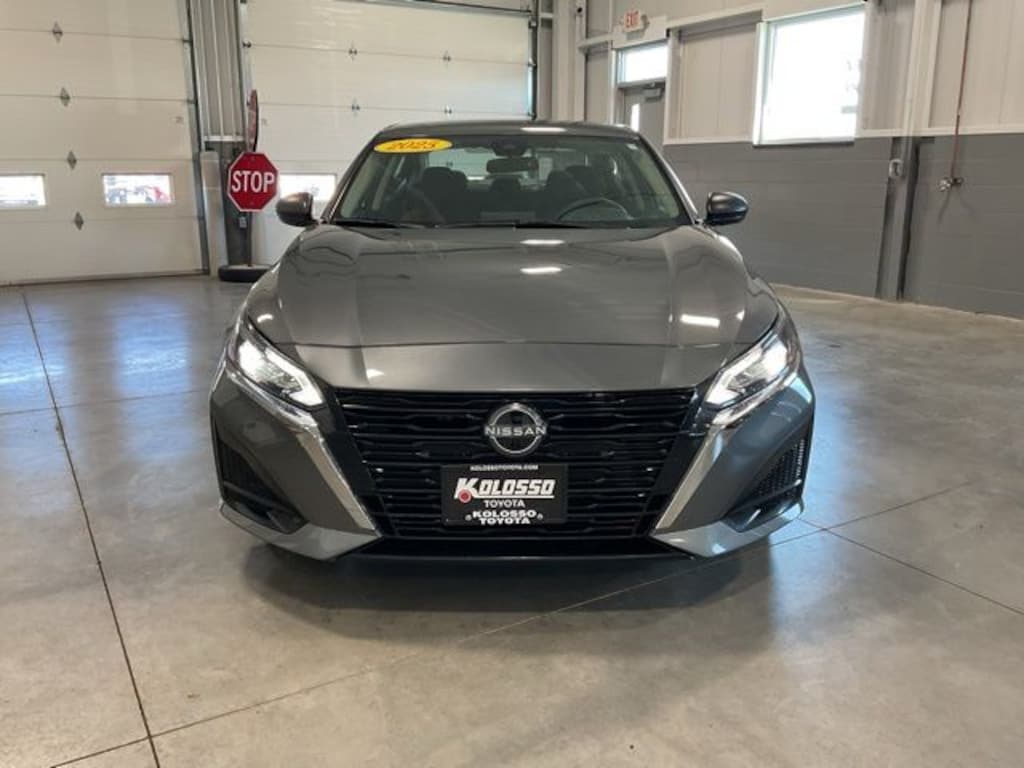 Used 2025 Nissan Altima SV Sedan