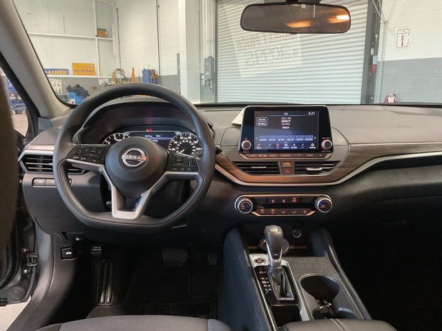 2025 Nissan Altima SV - Photo 12