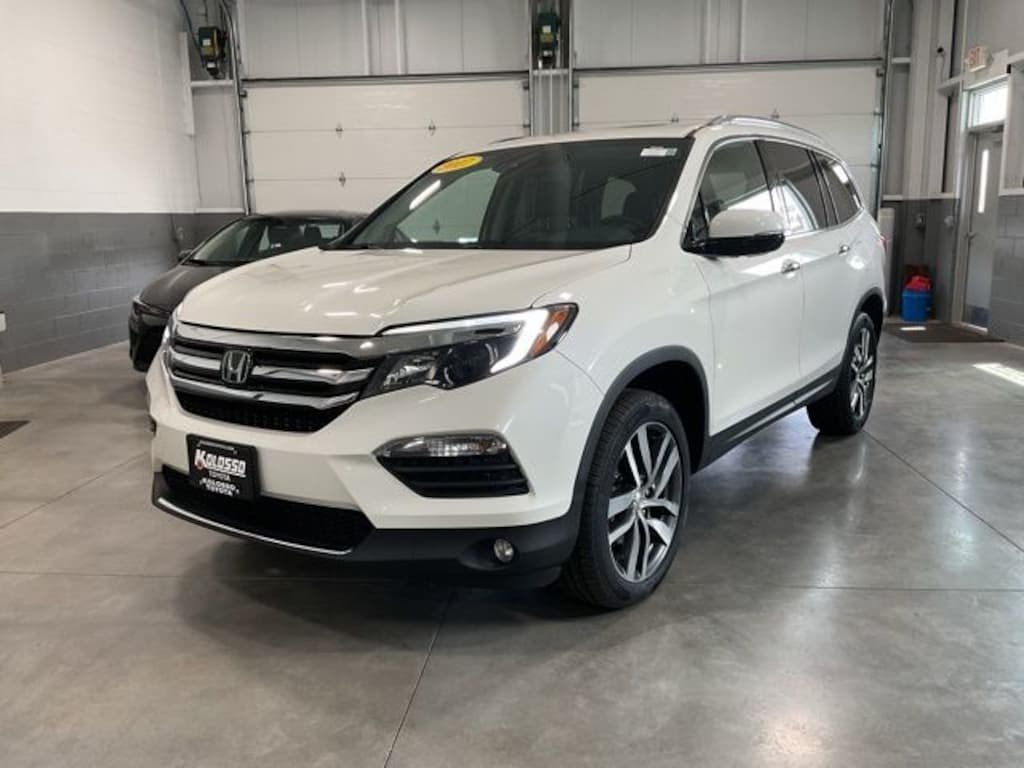 Used 2017 Honda Pilot Touring AWD SUV