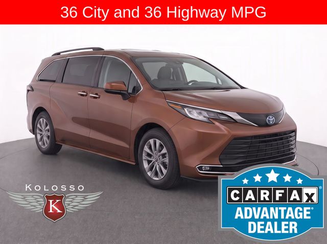2022 Toyota Sienna Van Passenger Van 