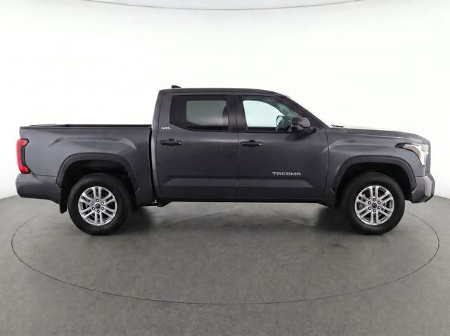 2026 Toyota Tundra SR5 - Photo 8