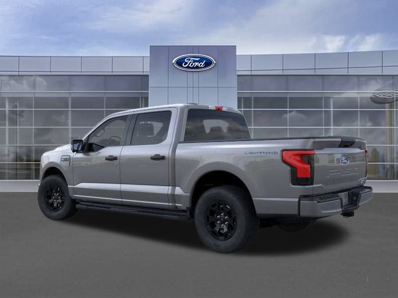 2025 Ford F-150 Lightning XLT photo 4