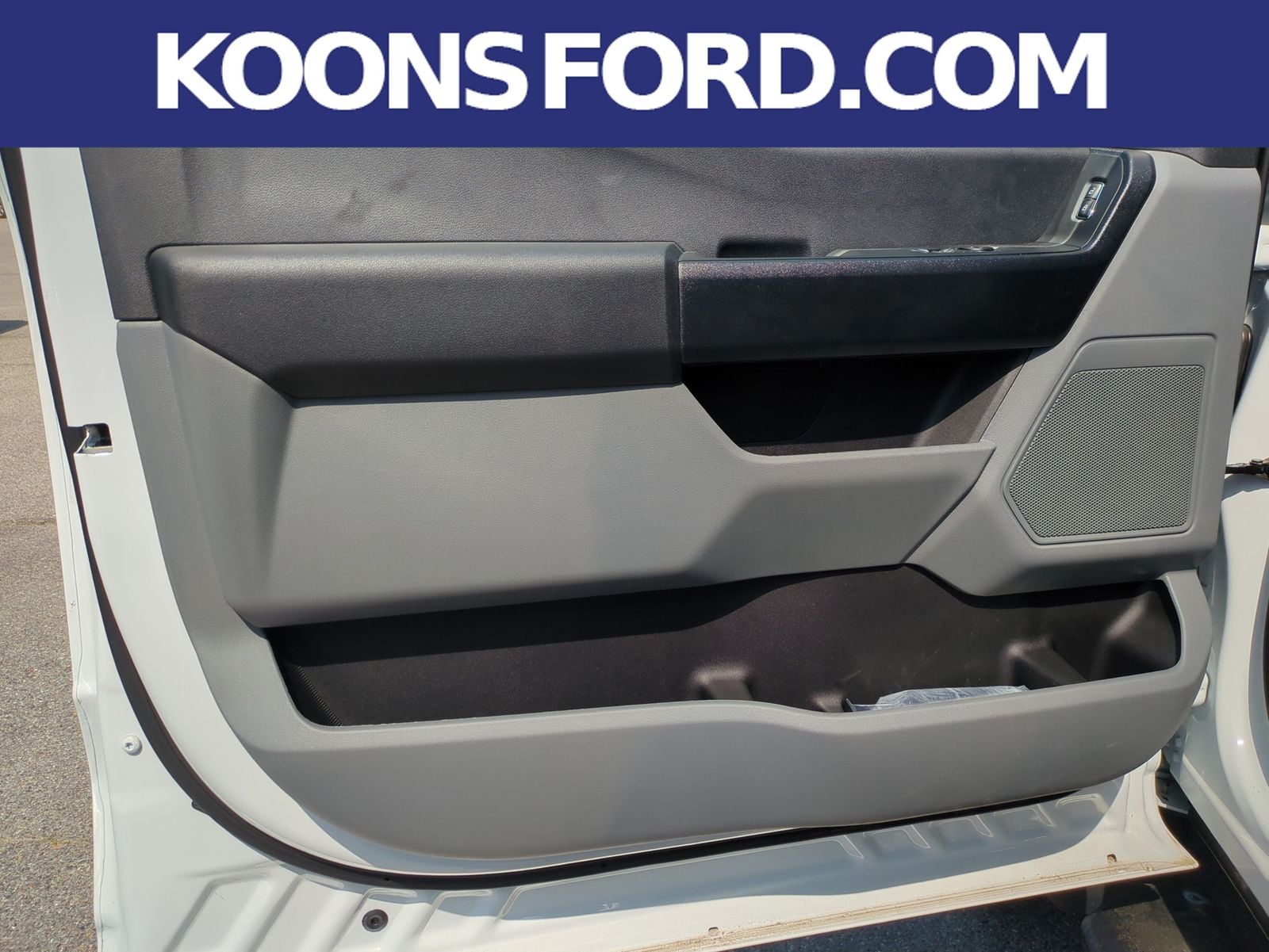 2025 Ford F-550 Super Duty Chassis Cab XL - Photo 11