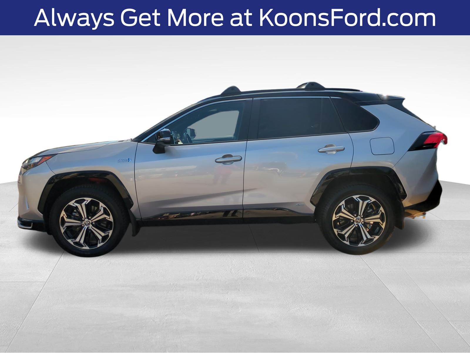 2022 Toyota RAV4 Prime XSE photo 2