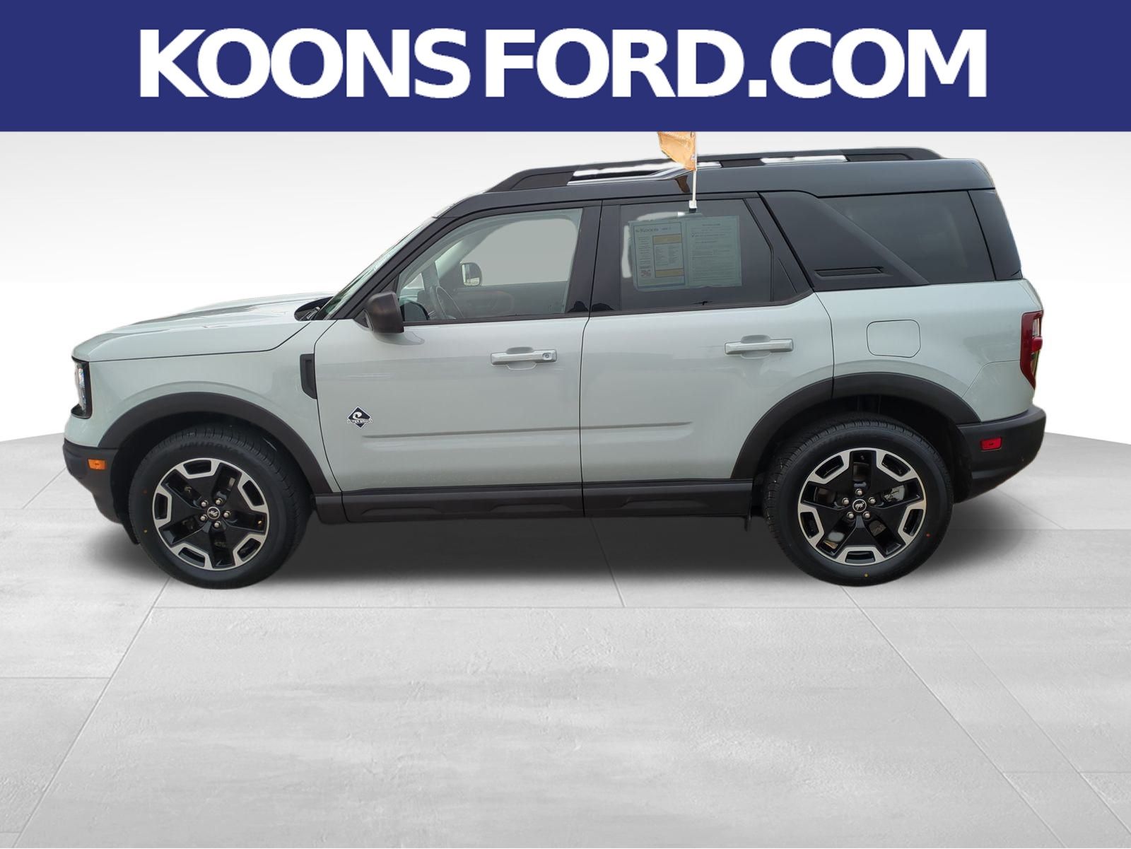 2021 Ford Bronco Sport Outer Banks photo 2