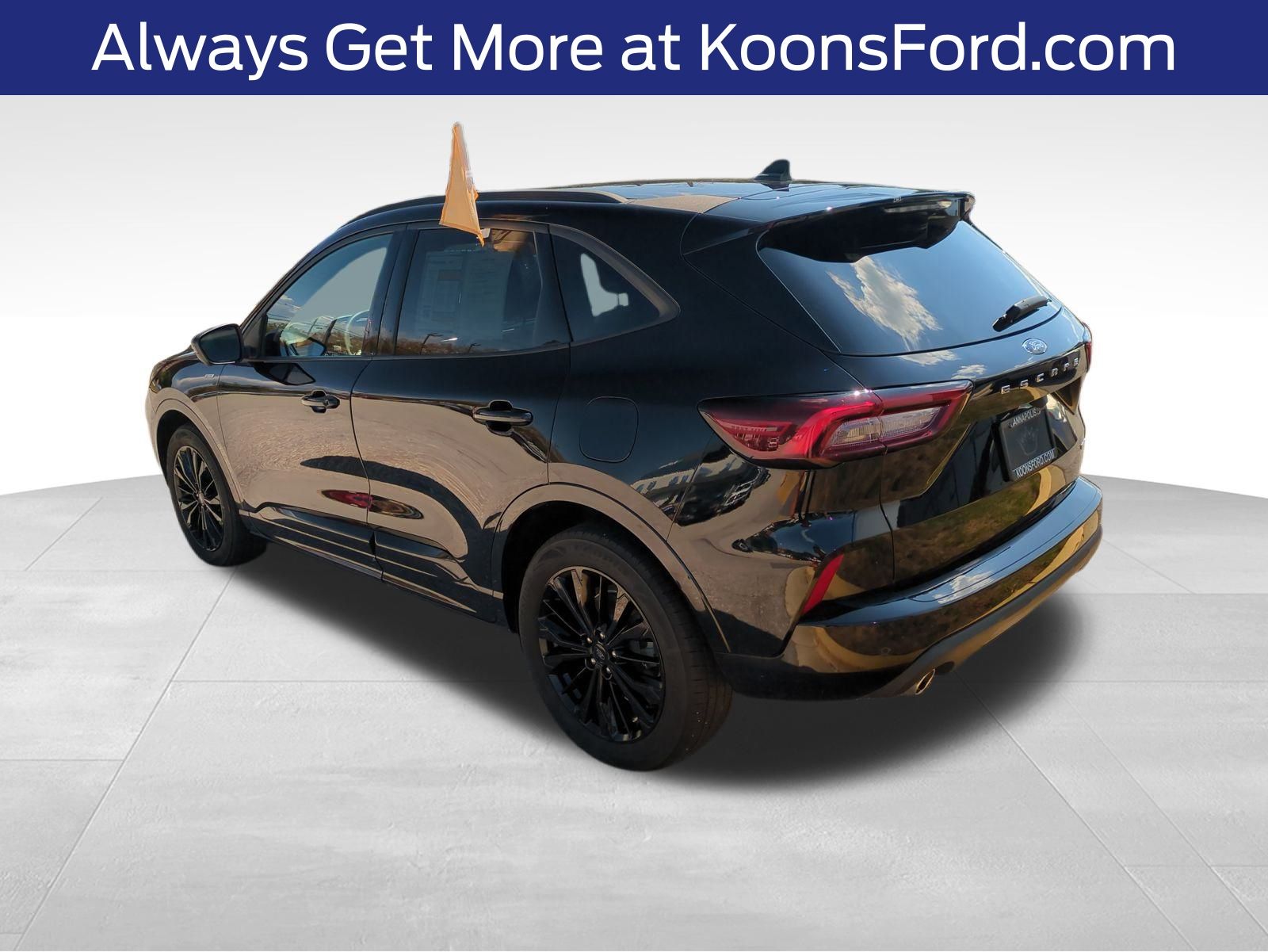 2023 Ford Escape ST-Line Elite photo 3
