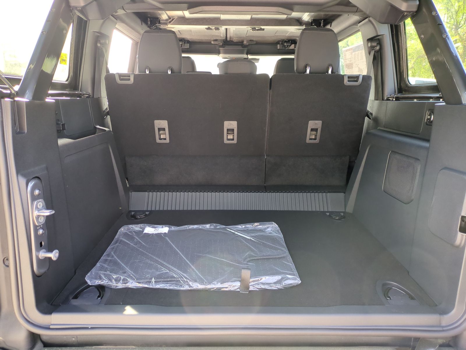 2025 Ford Bronco 4-Door Base - Photo 20