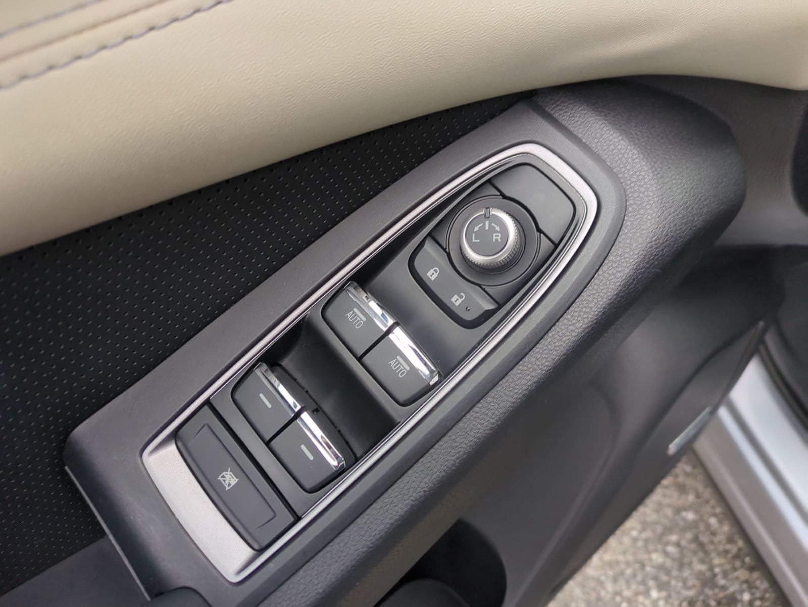 2022 Subaru Ascent Limited - Photo 11