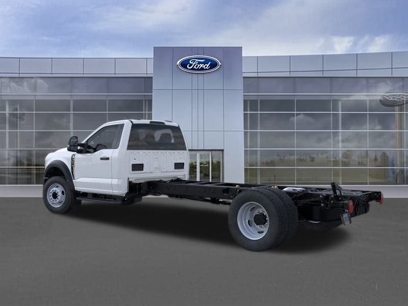 2025 Ford F-600 photo 4
