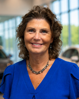 Staff member Leslie Kavanaugh from 0220635a2457
