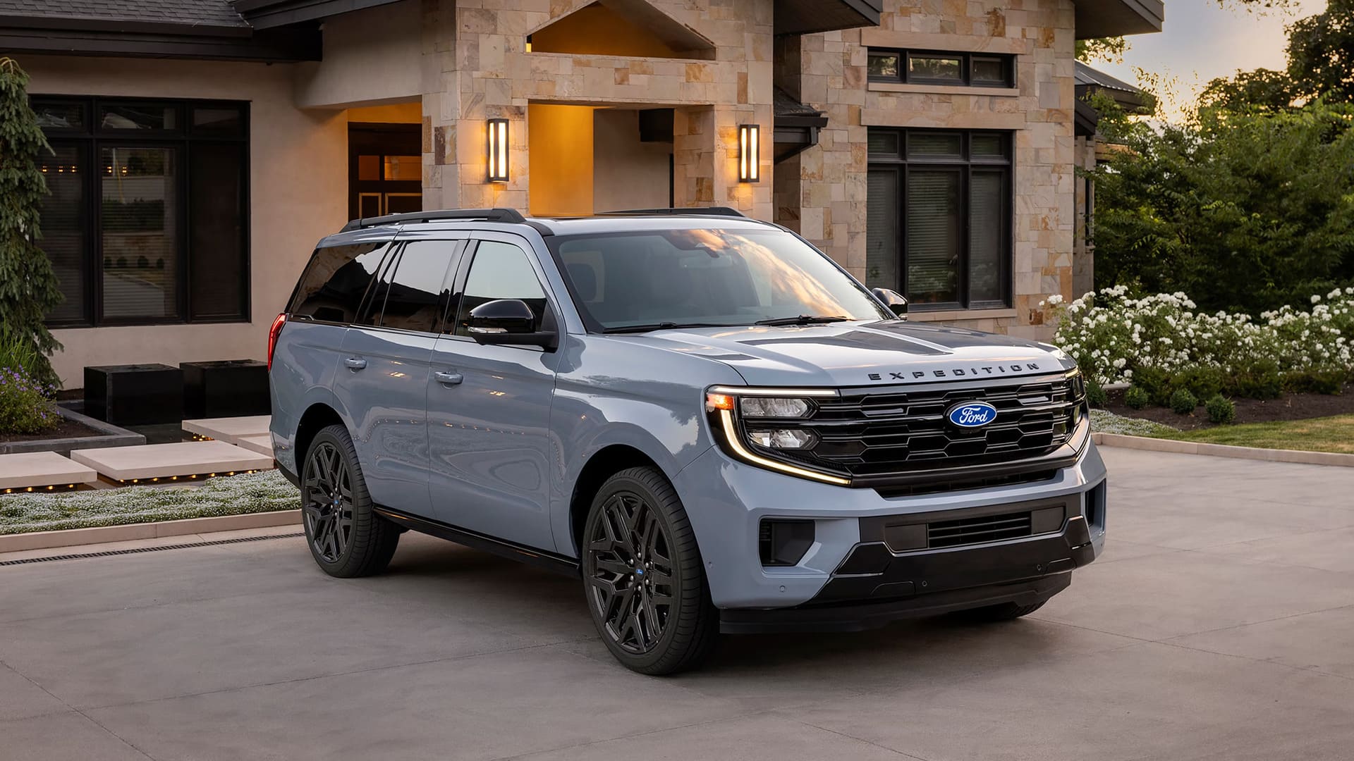 2027 Ford Expedition Platinum Stealth Appearance Package