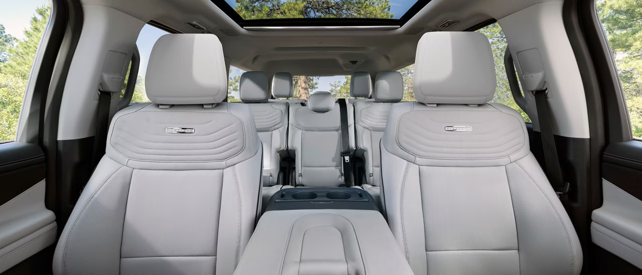 2027 Ford Expedition interior and cargo space
