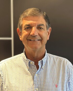 Staff member Mike Resnick from 95ae9c163576