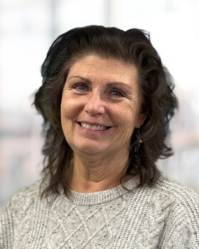 Staff member Leslie Kavanaugh from 0220635a2457