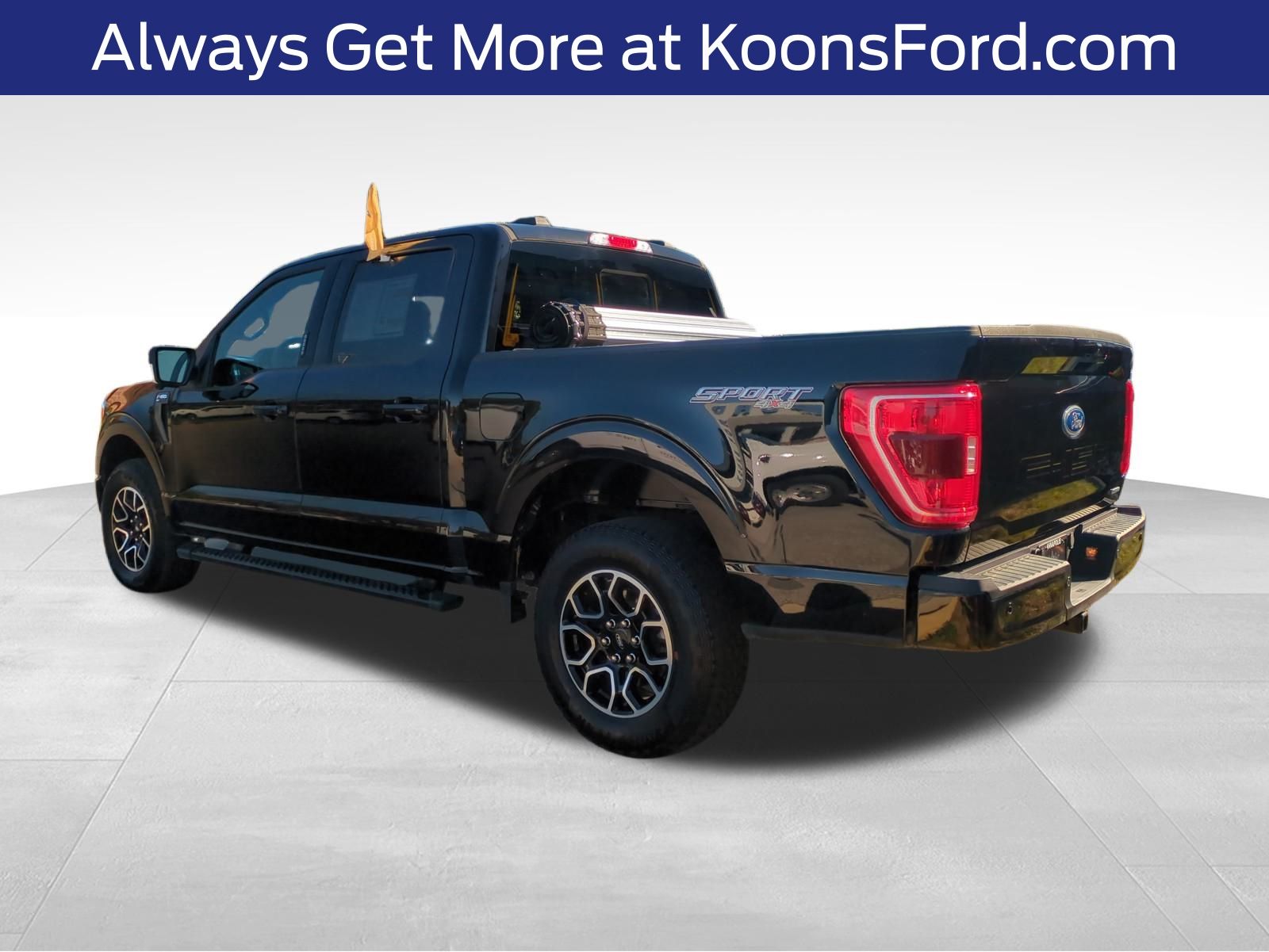 2023 Ford F-150 XLT photo 2