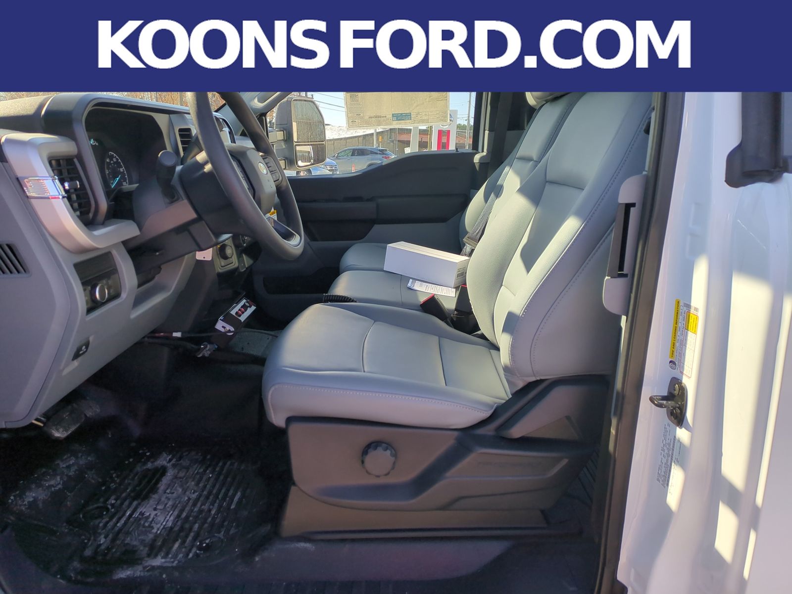 2026 Ford F-350 Super Duty XL - Photo 10