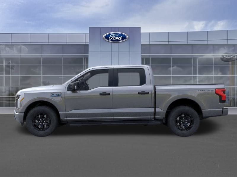 2025 Ford F-150 Lightning XLT photo 3