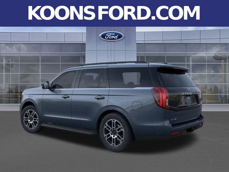 2025 Ford Expedition photo 2