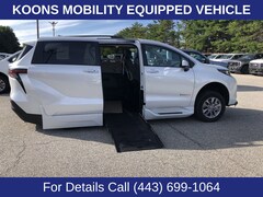 2024 Toyota Sienna XLE Minivan/Van