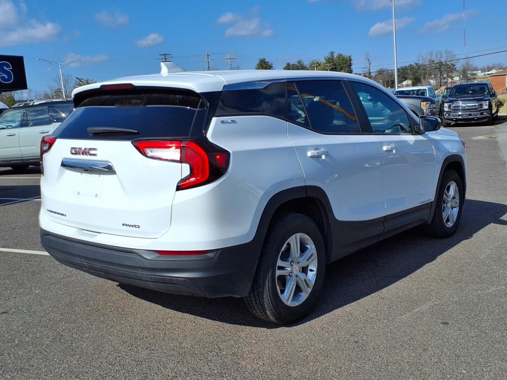 2024 Gmc Terrain SLE photo 2
