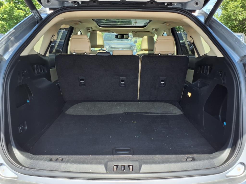 2022 Ford Edge SEL photo 3